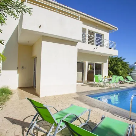 Imagine You And Your Family Renting This Luxury In Protaras, Minutes From The Beach, 1477 Villa *