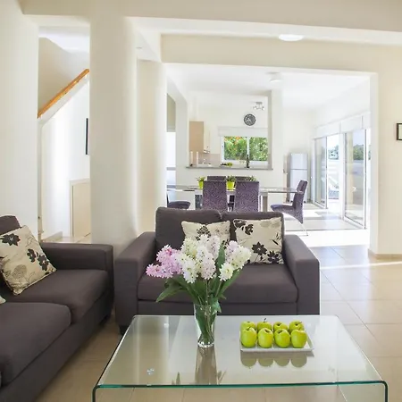 ヴィラ Imagine You And Your Family Renting This Luxury In Protaras, Minutes From The Beach, 1477 *